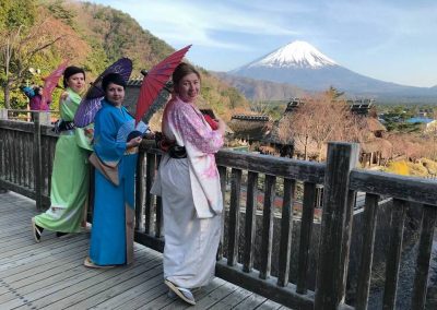 Япония гора Фудзи яма традиционные наряды в арт путешествии